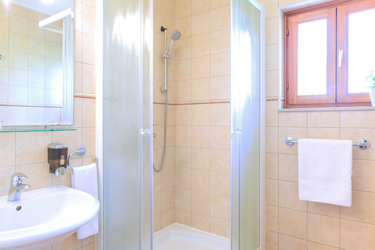 Shower cabin bathroom in the Villa Cvita
